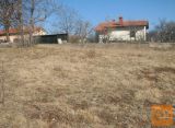 Sežana okolica, na robu naselja Zazidljiva 860 m2