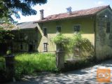 Hrpelje Kozina Rodik na robu naselja Samostojna 290 m2