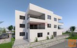 Malinska- Luksuzni apartman sa spremištem i vrtom blizu