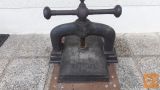KNJIGOVEŠKA PREŠA, 470 eur, info 040 225 001
